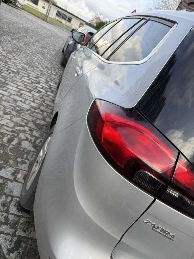 Opel Zafira Tourer 2016