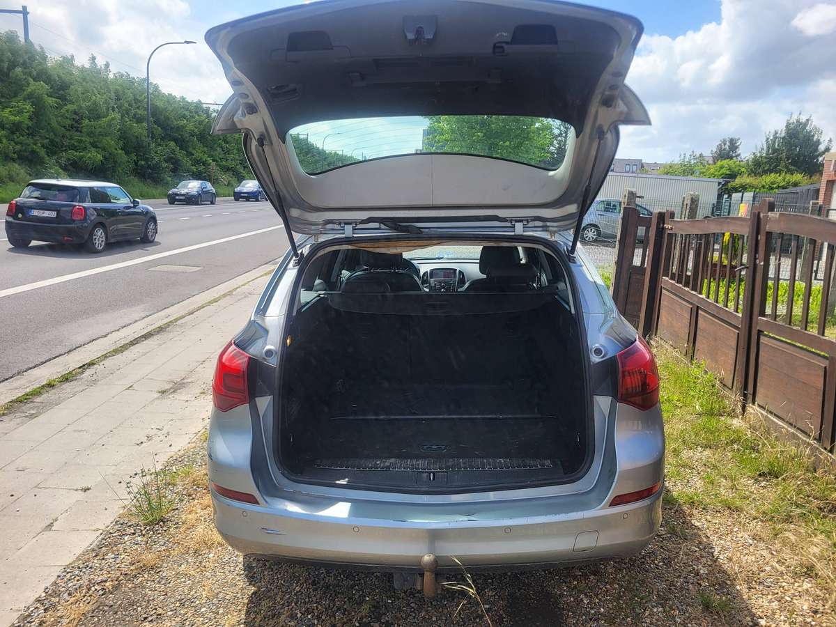 Opel Astra 2011